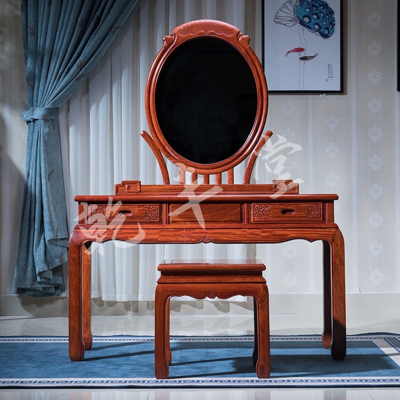 梳妆台
